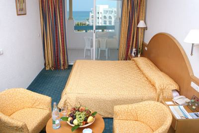 Double room with balcony and fruit basket at El Mouradi Mahdia