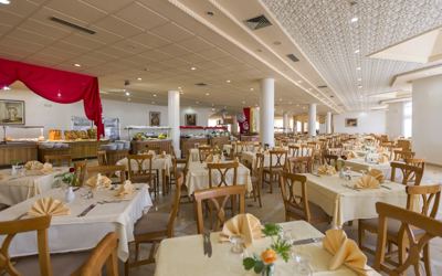 Main buffet restaurant dining room at El Mouradi Skanes Main buffet restaurant dining room at El Mouradi Skanes